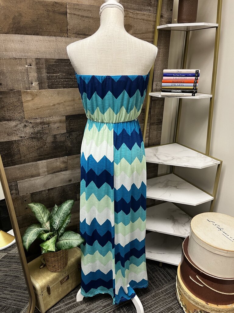 Francesca's Sleeveless Blue/Aqua Maxi Size S