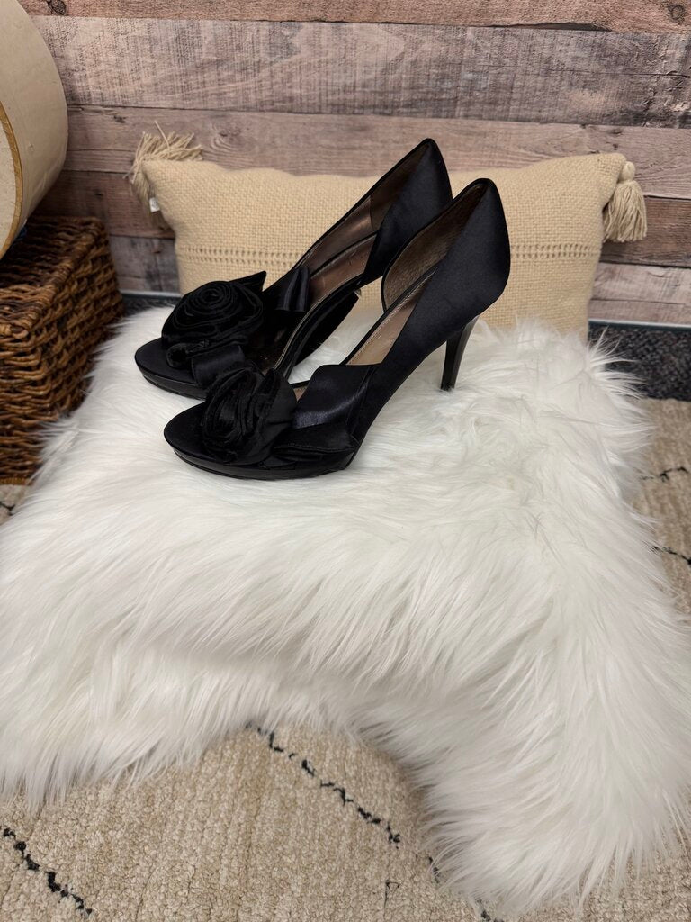 Nine West Black Satin Stiletto Heel w/Rosette Size 9.5
