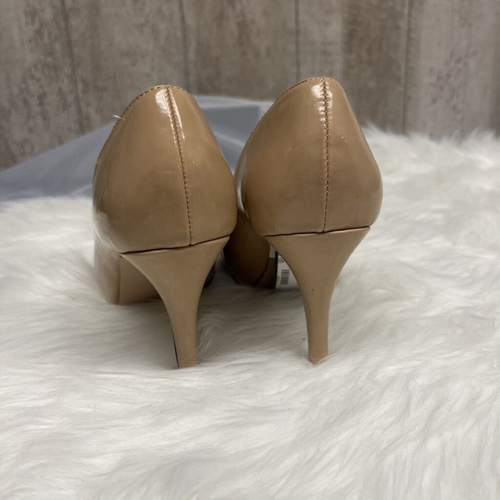 Madden Girl Nude Patten Leather Peep Toe Size 6