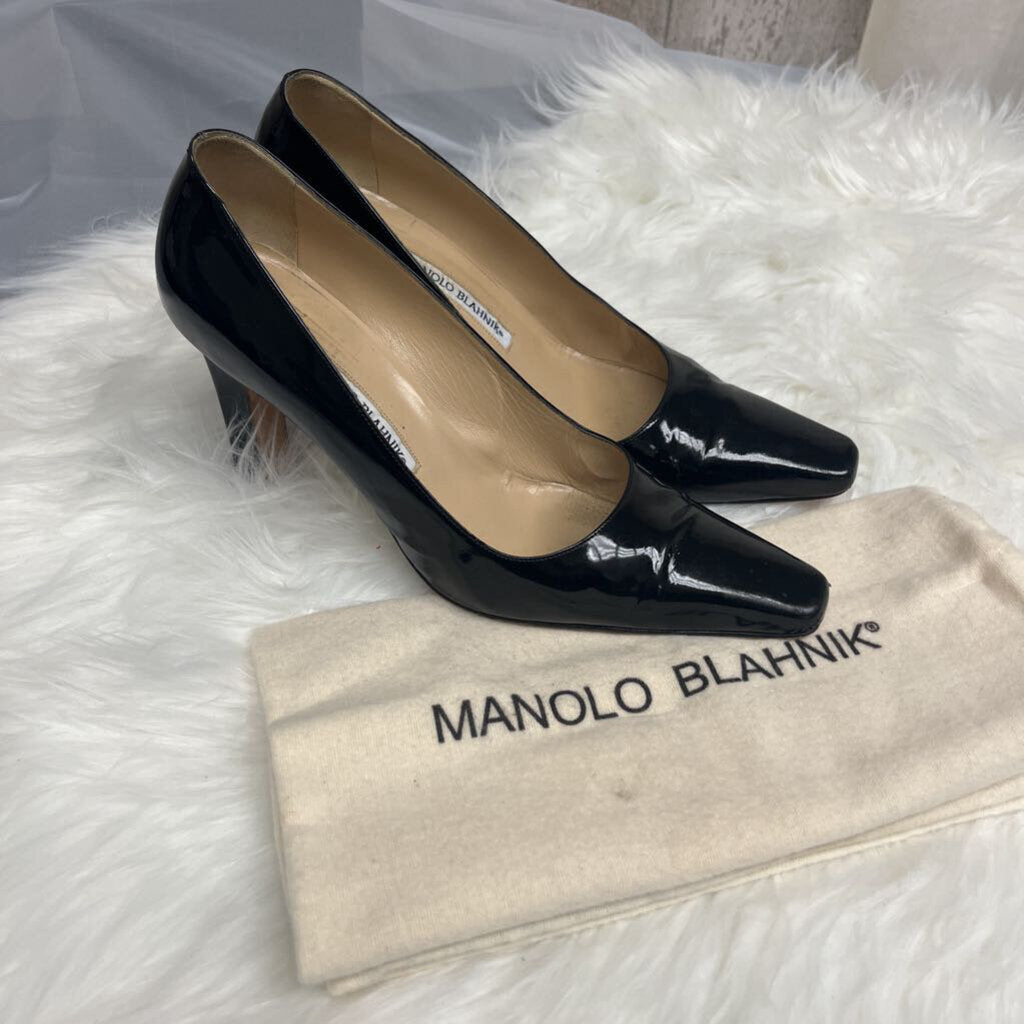 Manolo Blahnik Black Patten Leather Pumps Size 8.5/39