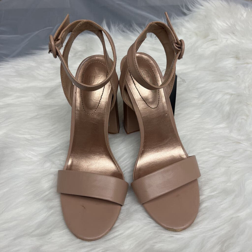 Mix No. 6 Nude Patent Leather Heel Sandal Size 6.5