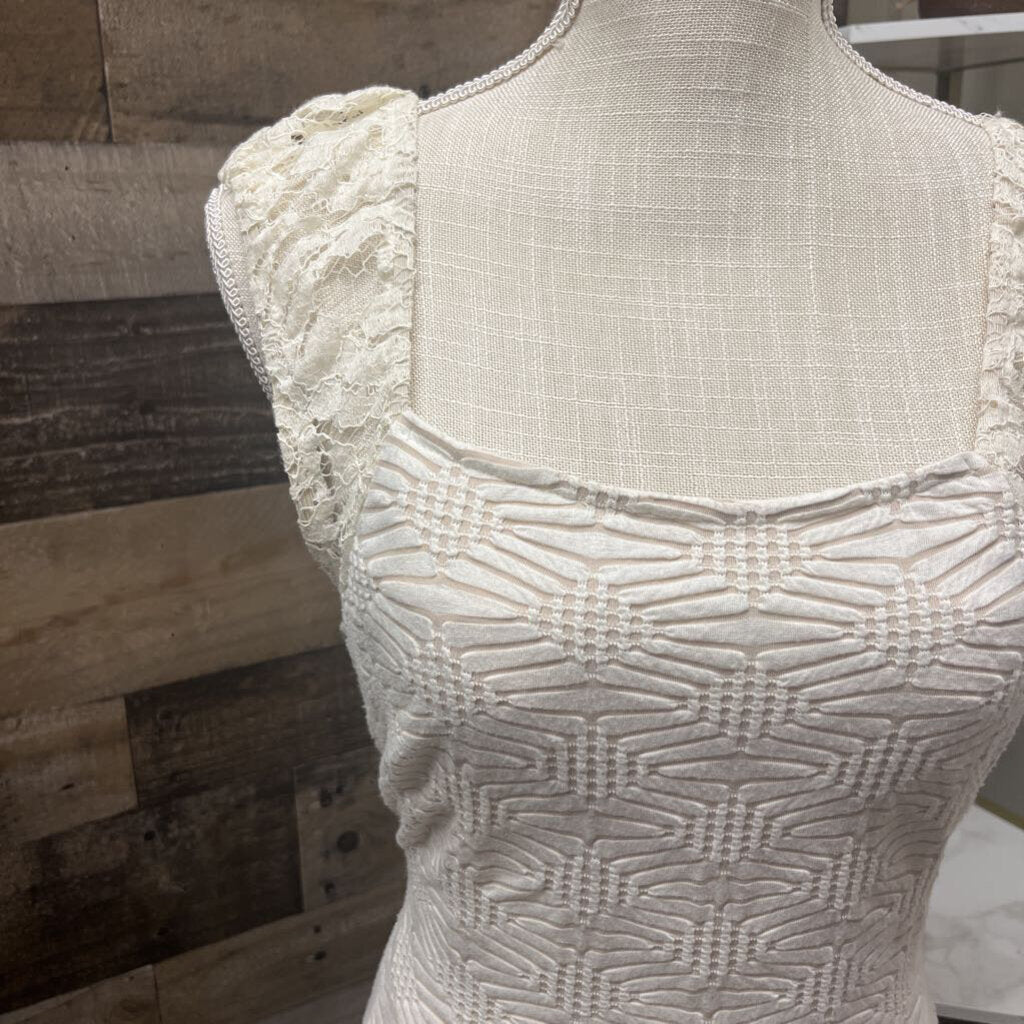 C. Luce Cream & Tan Mini w/Pleated Hem Size M