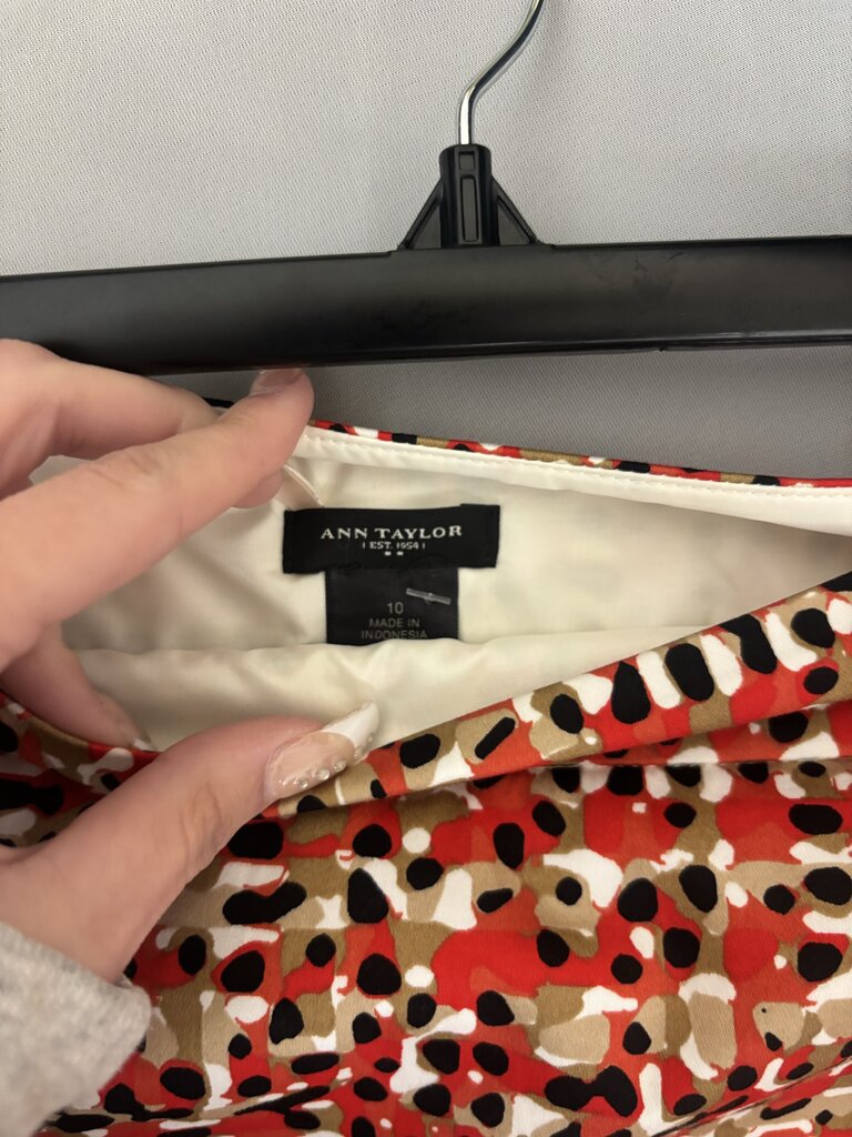 Ann Taylor Red, Black & Tan Pattern Pencil Size 10