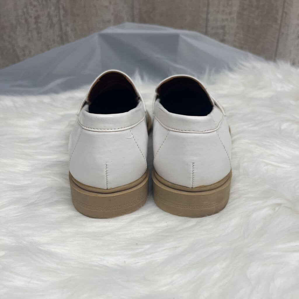 Mixed Blues Vintage White Loafers Size 7.5