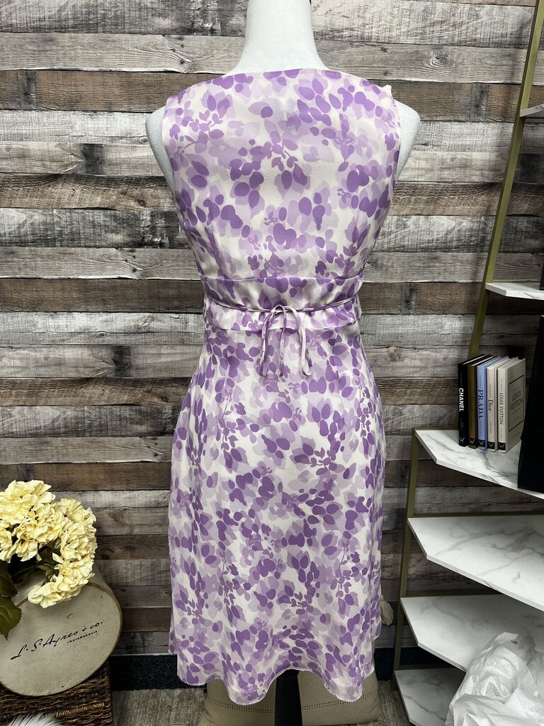 Ann Taylor Purple & White Sleeveless V-Neck Size 4
