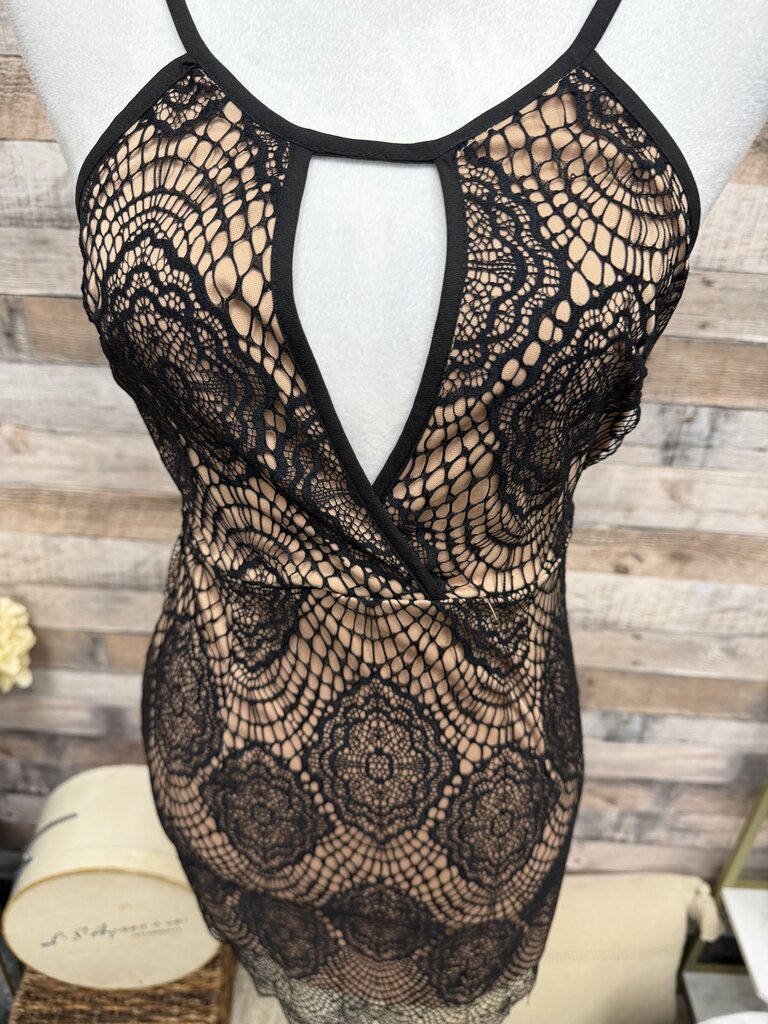 Dream State Black Lace Overlay Cocktail Size M
