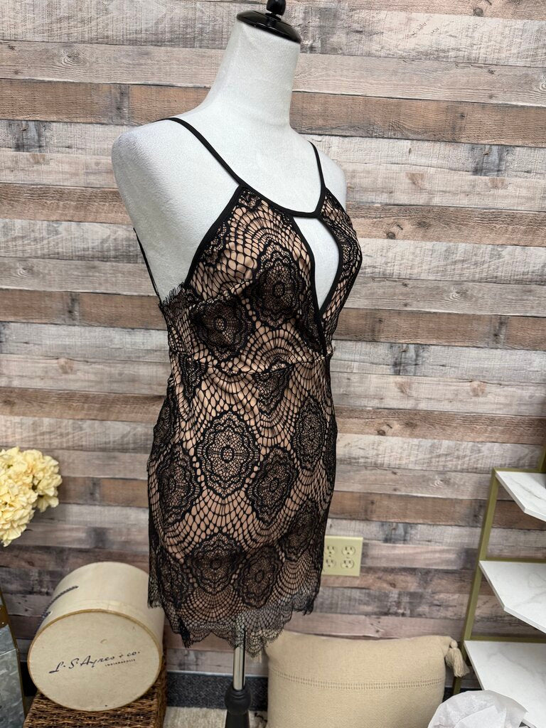 Dream State Black Lace Overlay Cocktail Size M