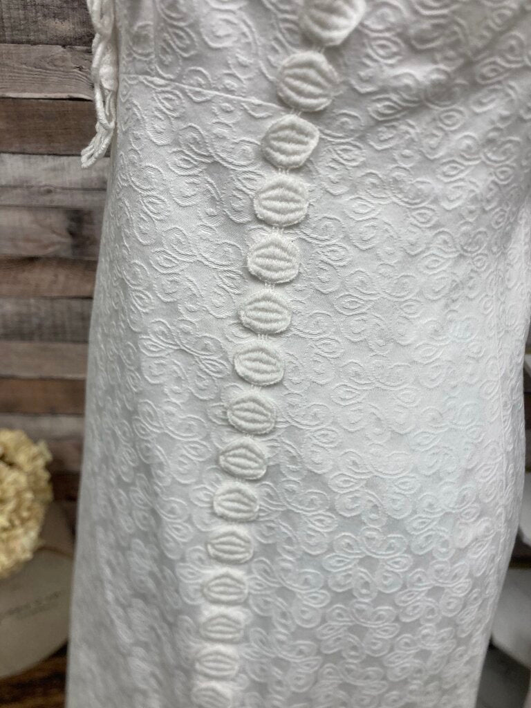 Lily Pulitzer White Eyelet Sleeveless Size 6