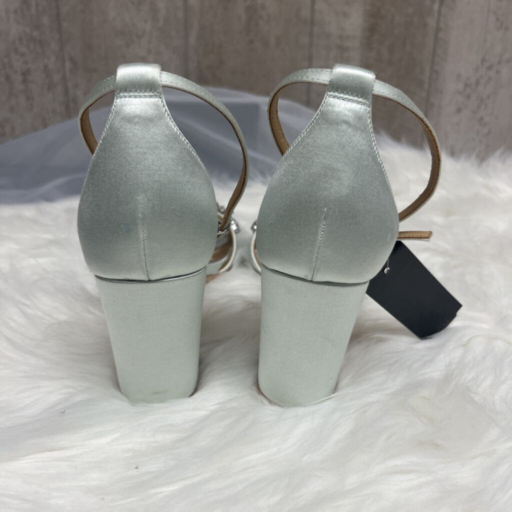 Badgley Mischka Heels Size 8