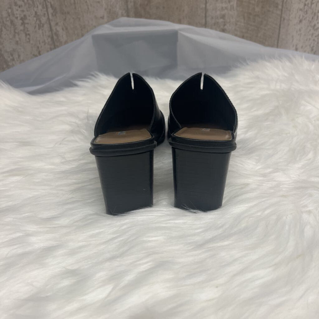 Nicole Black Notch Front Mule Heel Size 7.5