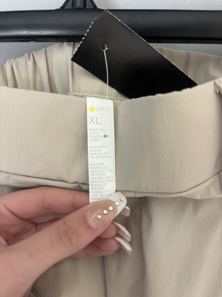 Zella All Day Utility Cargo Tan Shorts Size XL