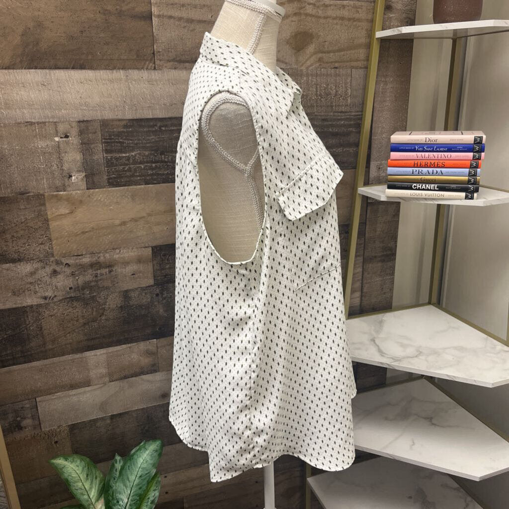 Ann Taylor Sleeveless Patterned Button Down Size XL