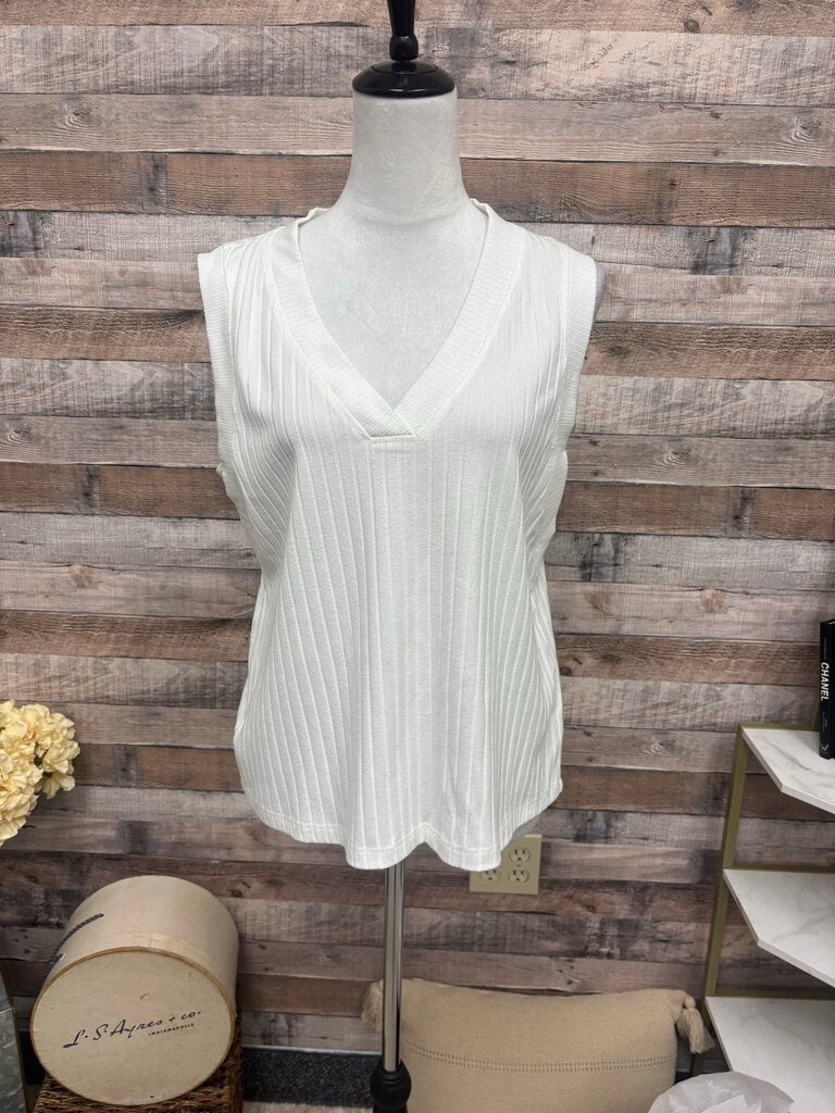 Evereve Sleeveless White Sweater Vest Size XL