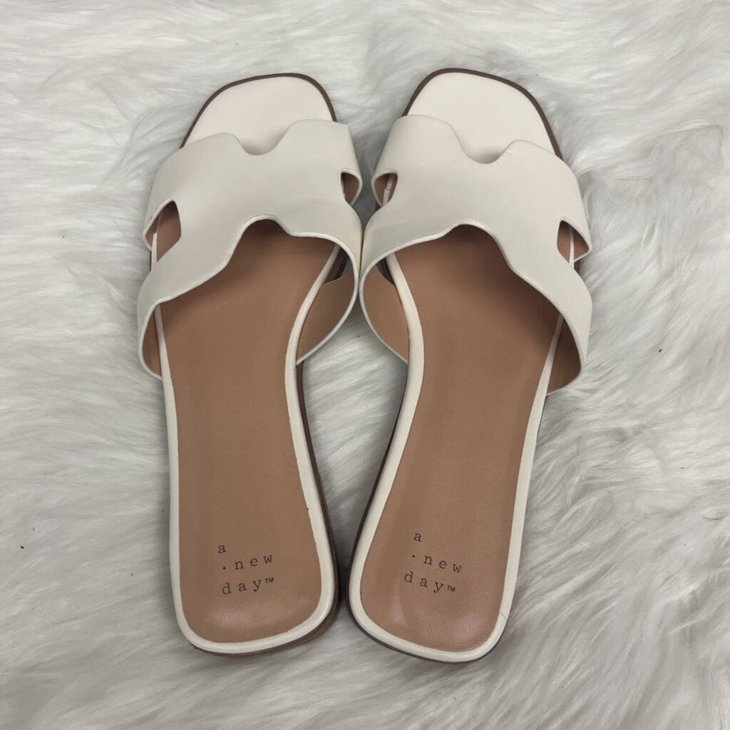 A New Day White Slide Sandals Size 8.5