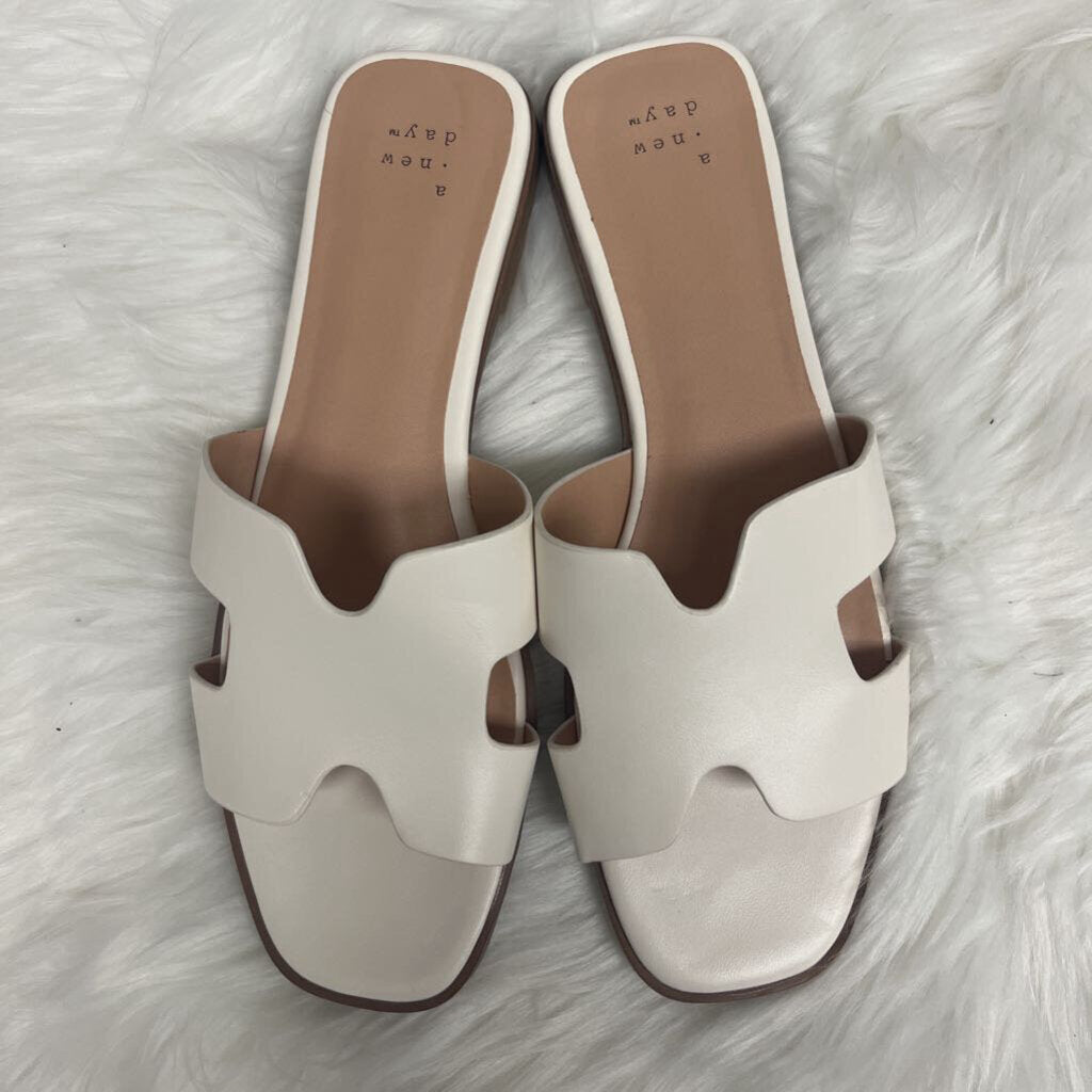 A New Day White Slide Sandals Size 8.5