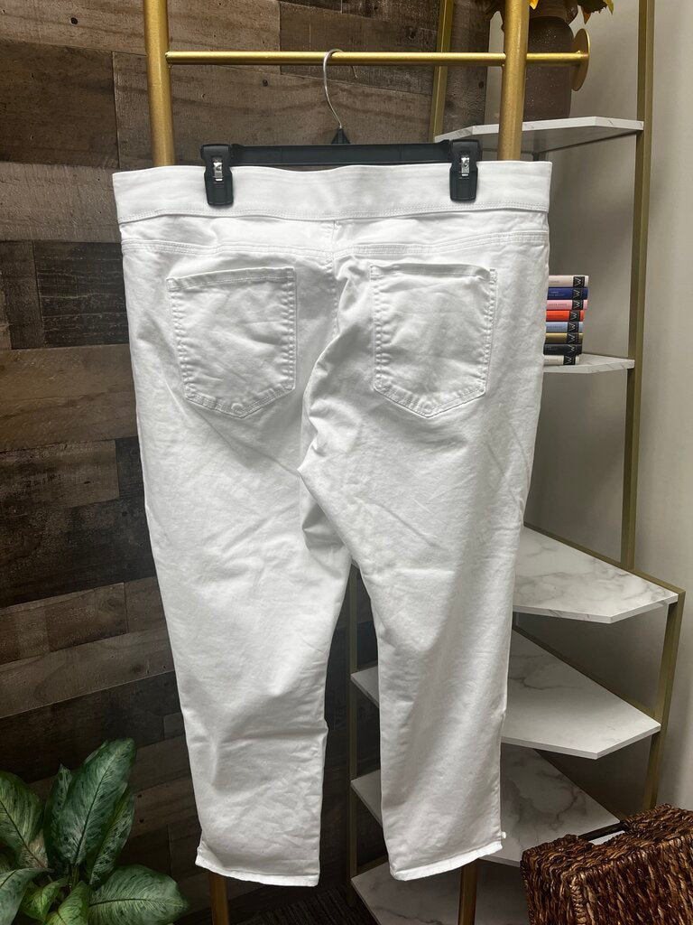 Gloria Vanderbilt All-Around Slimming Effect White Jeans Size 16