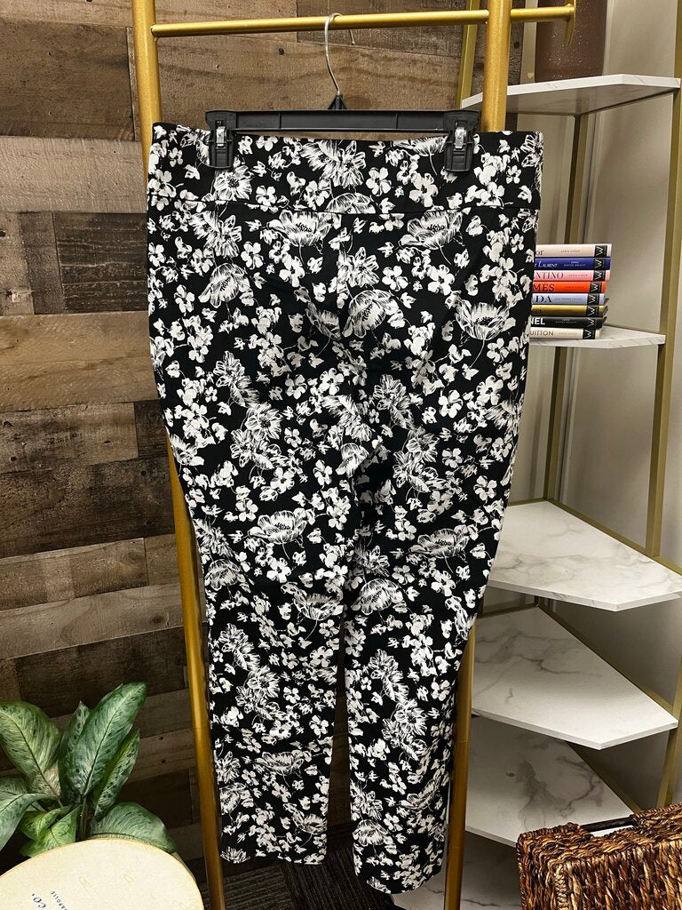 Roz & Ali Floral Black/White Print Pants Size 16