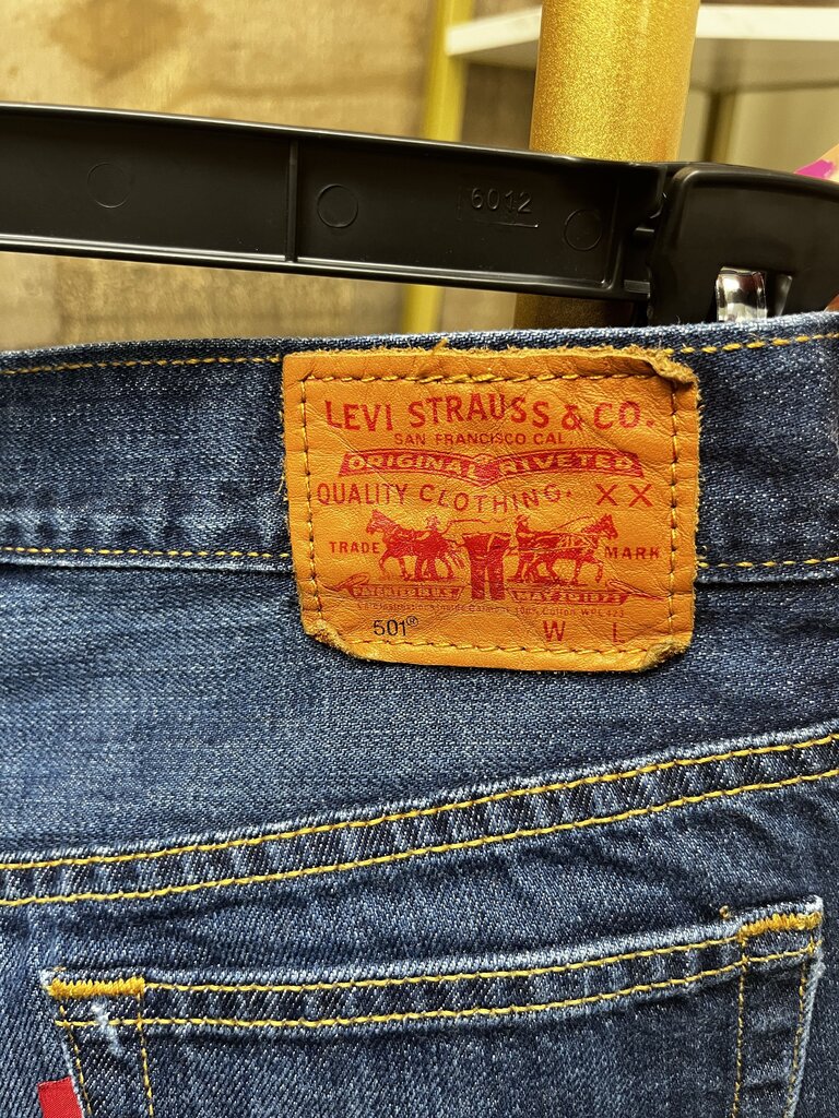 Levi's 501 Dark Wash Jean Shorts Size 25