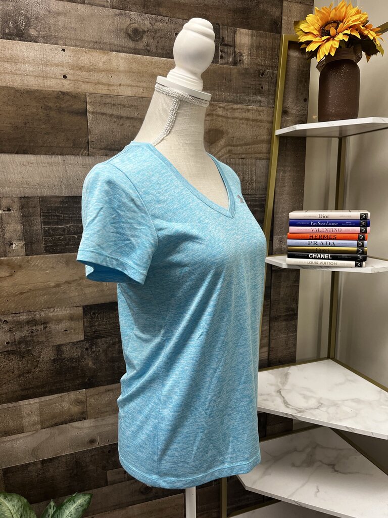Under Armour Light Blue Semi Fitted V Neck Heatgear Tee Size S