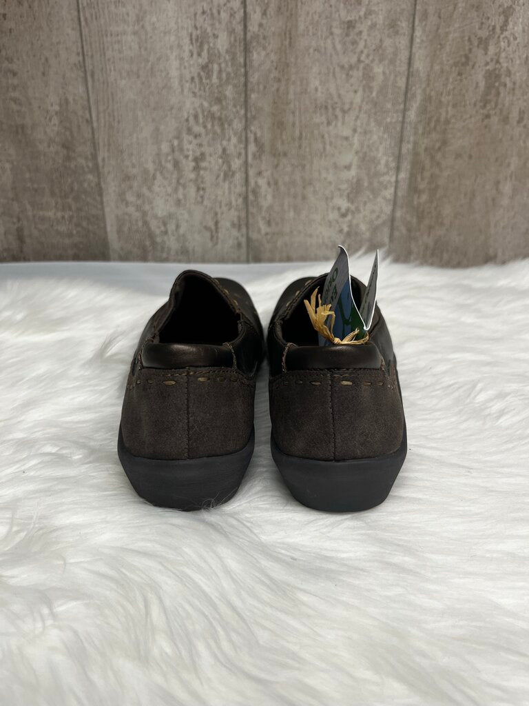 NWT Earth Origins Welltek System Norah Leather Upper Slip on Shoes Size 8.5