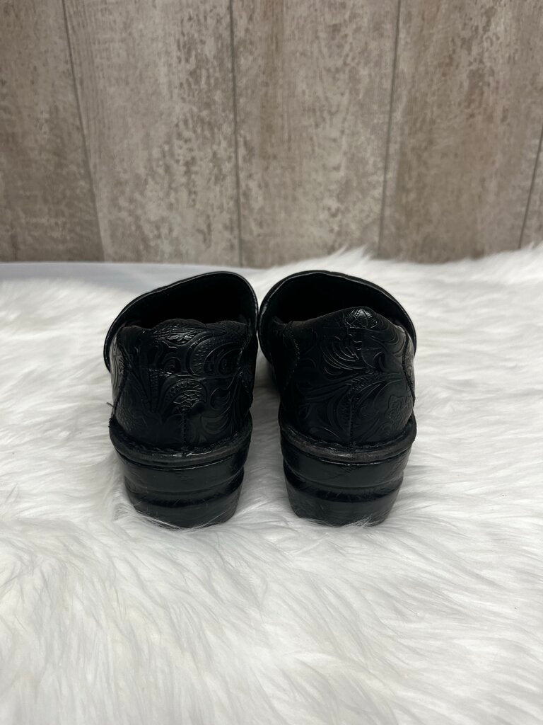 BOC Born Concepts Peggy Tooled Clog Black Embossed Slip On Comfort Shoes Size 8.5