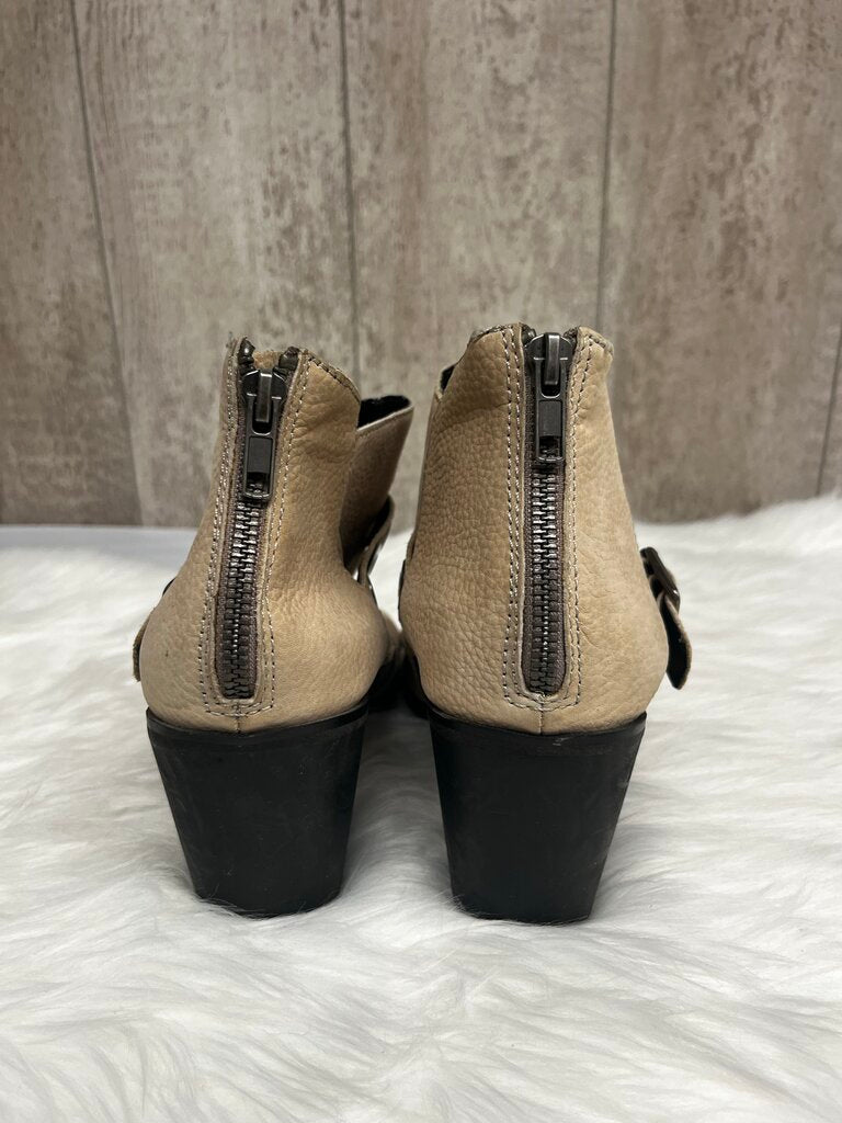 Kelsi Dagger Beige Block Heel Booties w/ Grommet Strap Size 9