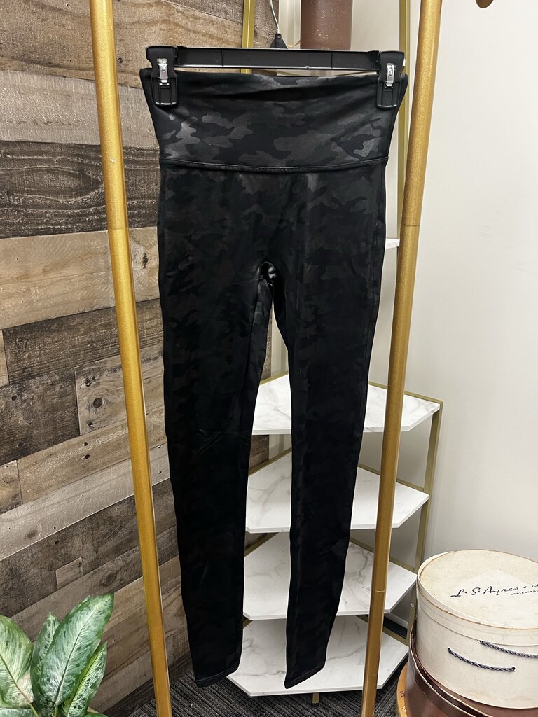 Spanx Black Shiny Camo Print Leggings