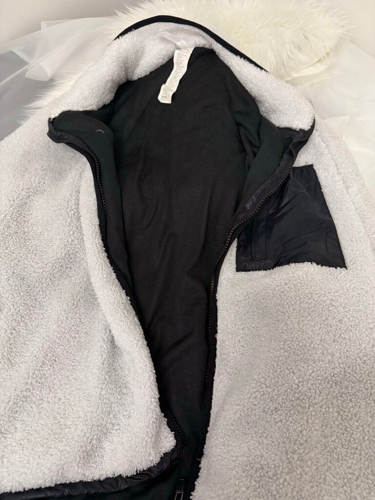 Fabletics White Teddy Bear Fleece