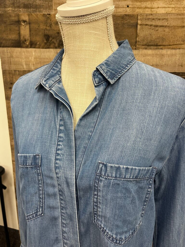 Cloth & Stone Blue Chambray Long Sleeve Button Down