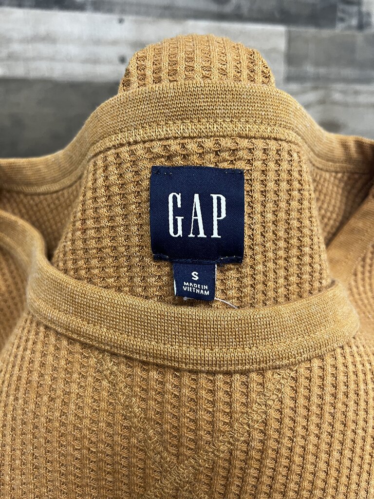 GAP Yellow Waffle Knit Long Sleeve Cropped‎ Shirt