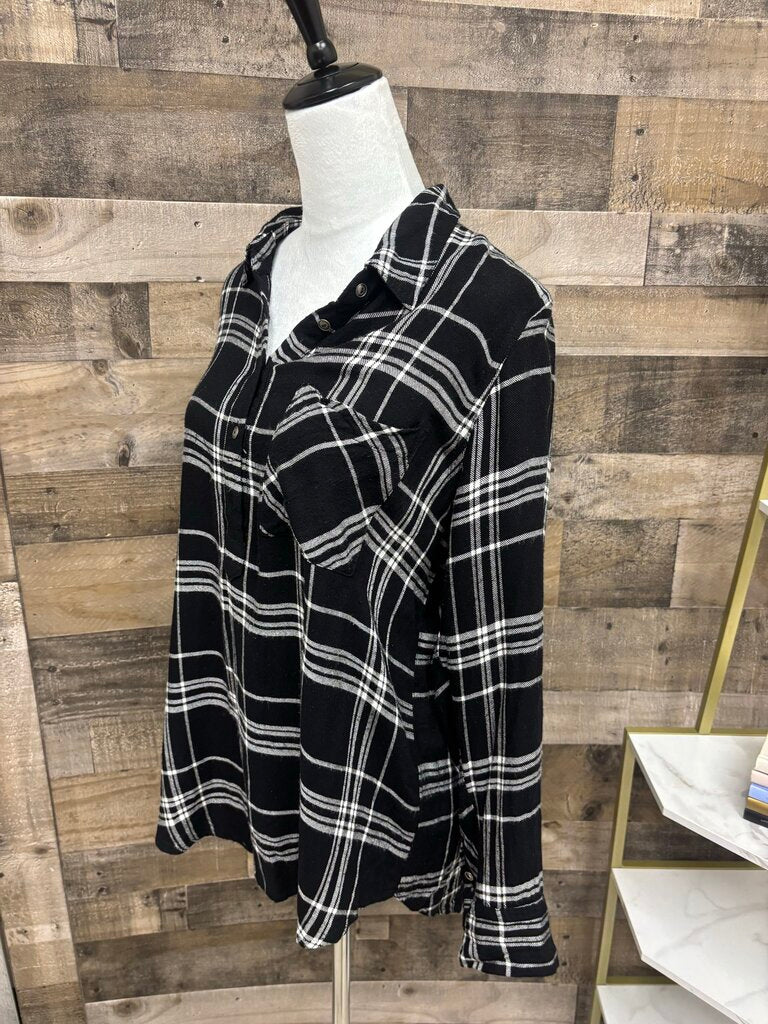 Peyton Jensen Black & White Plaid 3/4 Button Down