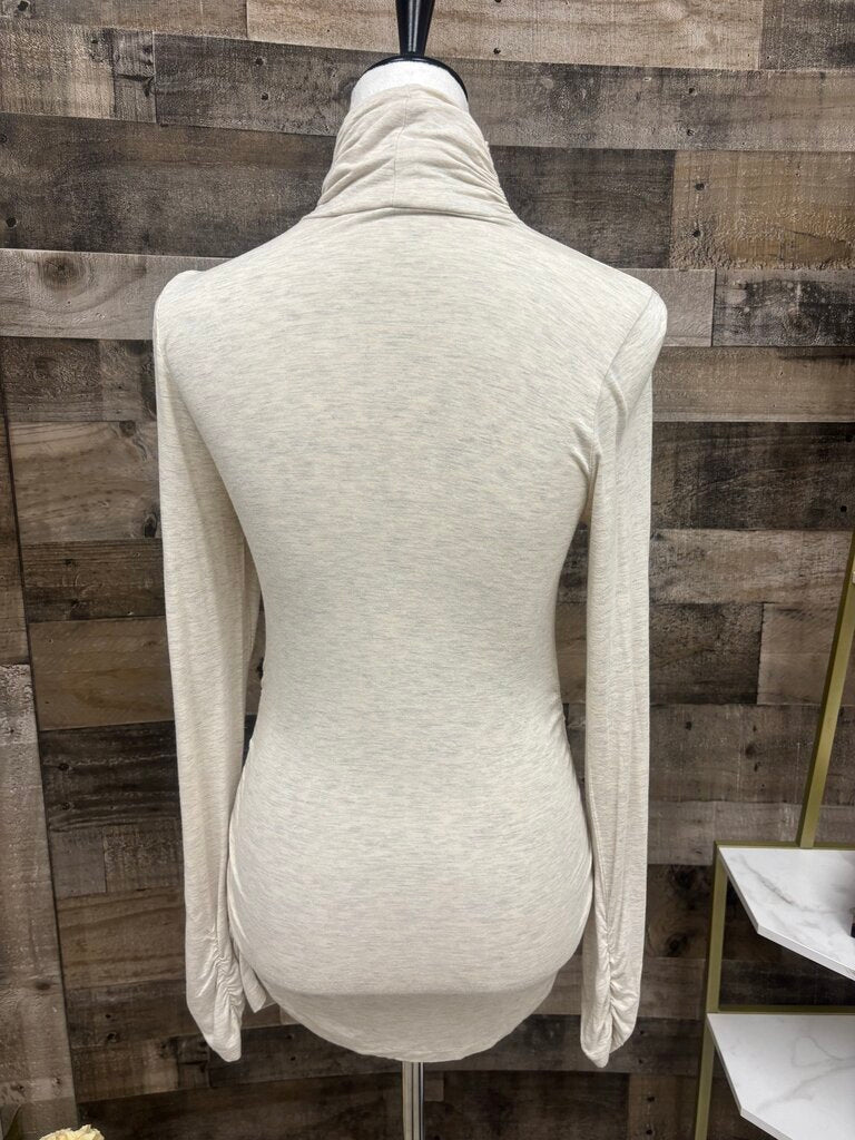 Design History Heathered Cream Ruched Turtleneck