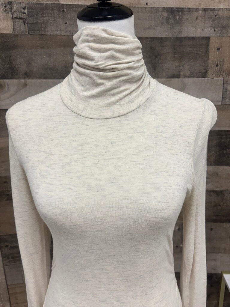 Design History Heathered Cream Ruched Turtleneck