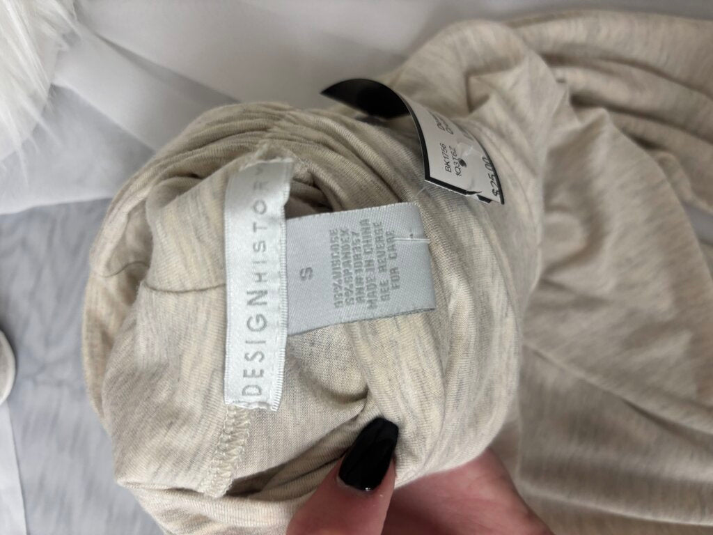 Design History Heathered Cream Ruched Turtleneck