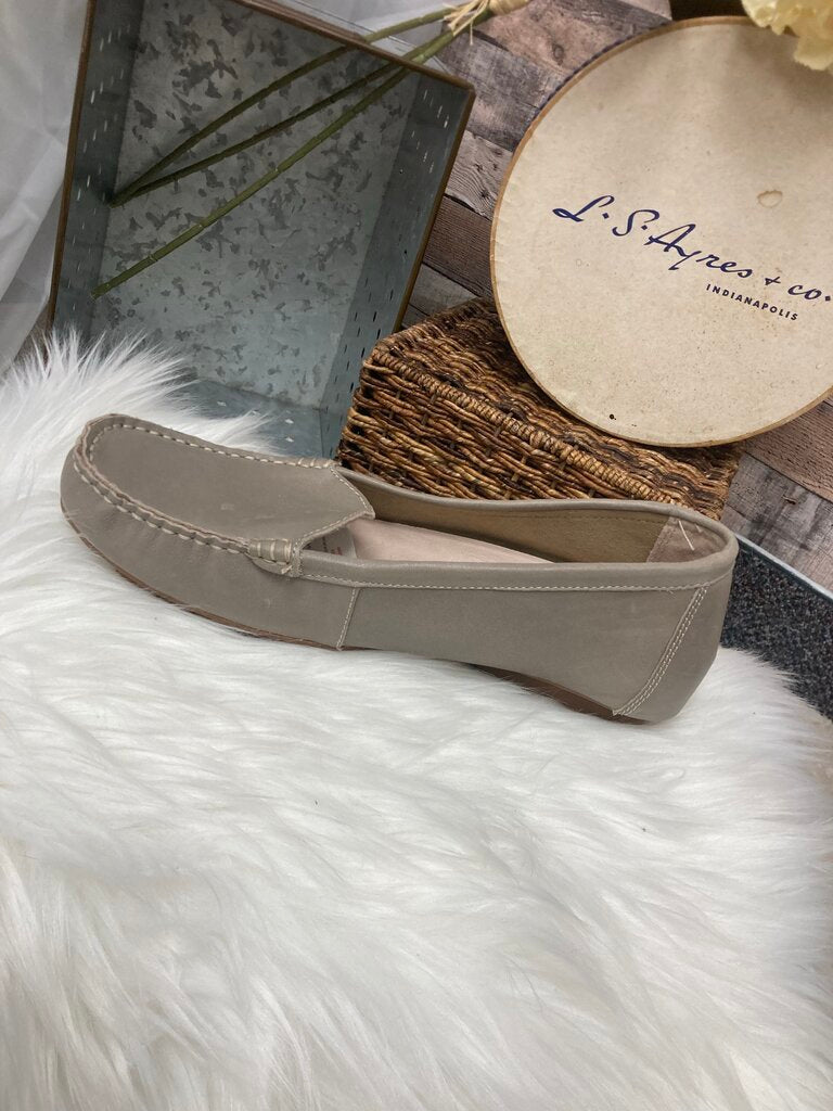 Blondo Taupe/Gray Leather Loafer