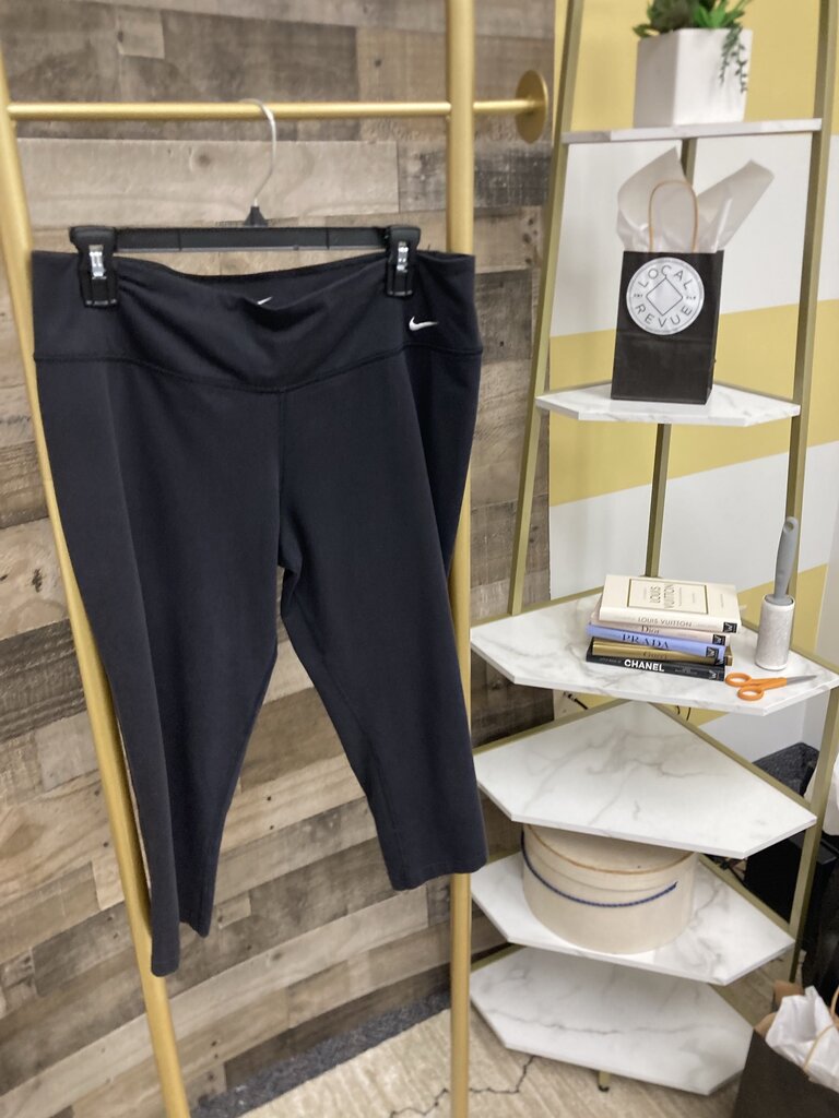 Nike Black Dri Fit Cropped Leggings