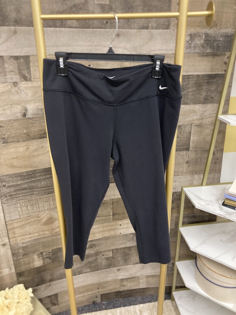 Nike Black Dri Fit Cropped Leggings