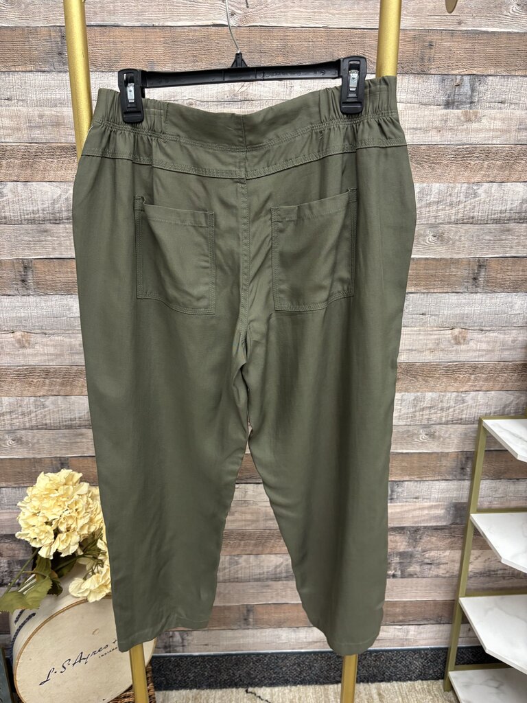 NWT Christopher & Banks Petite Olive Green Capri Pants