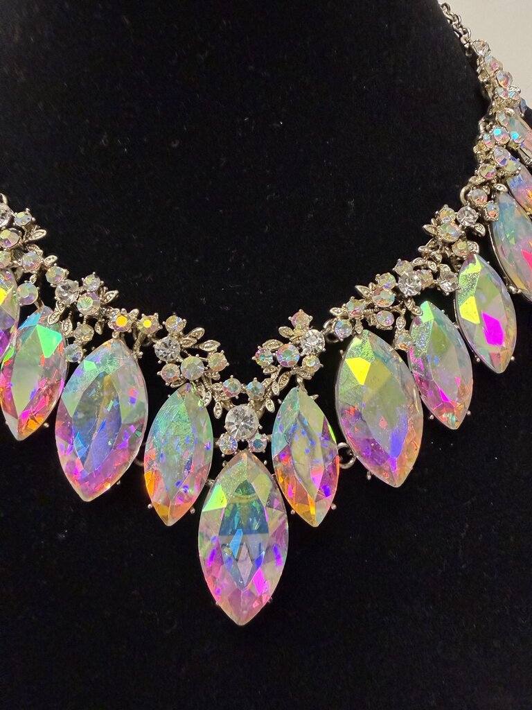 Rhinestone Marquise Shapped Bib Necklace