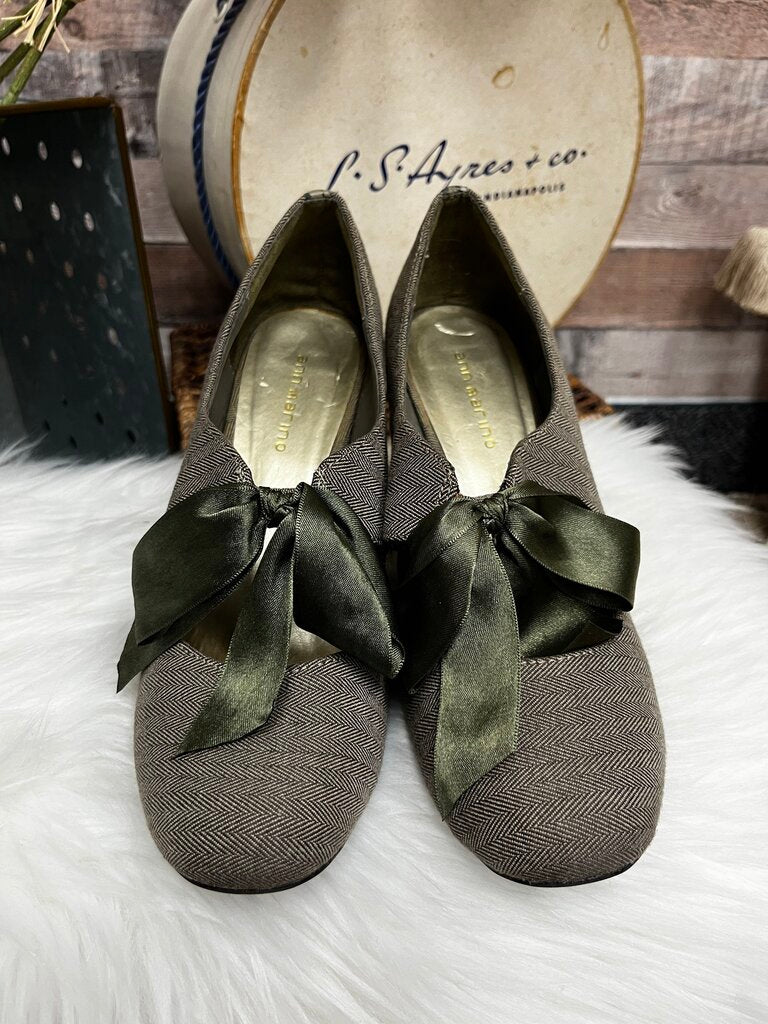 Ann Marino Brown Herringbone Heels w/Green Bow