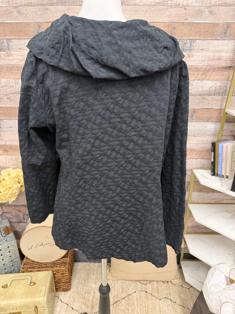 Niche by Nilgun Derman Black Textured Button Blazer