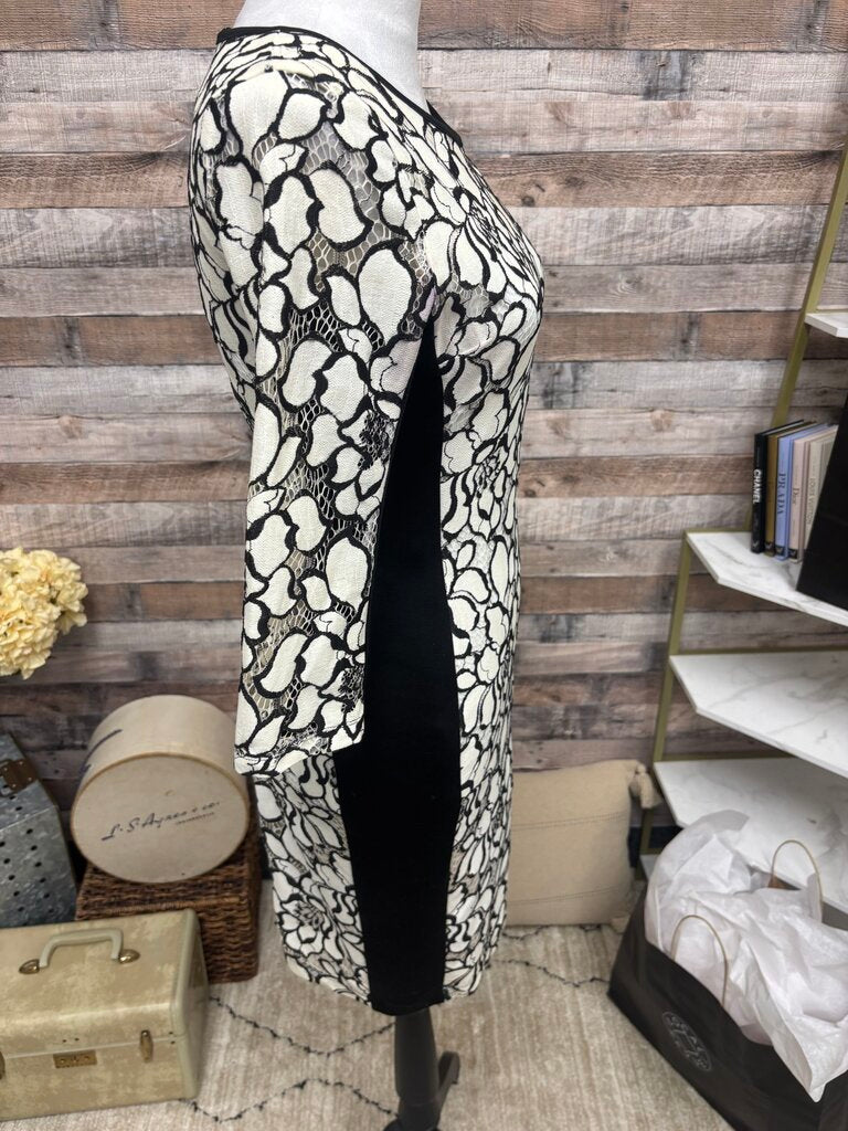 Bisou Bisou White Floral & Black 3/4 Sleeve