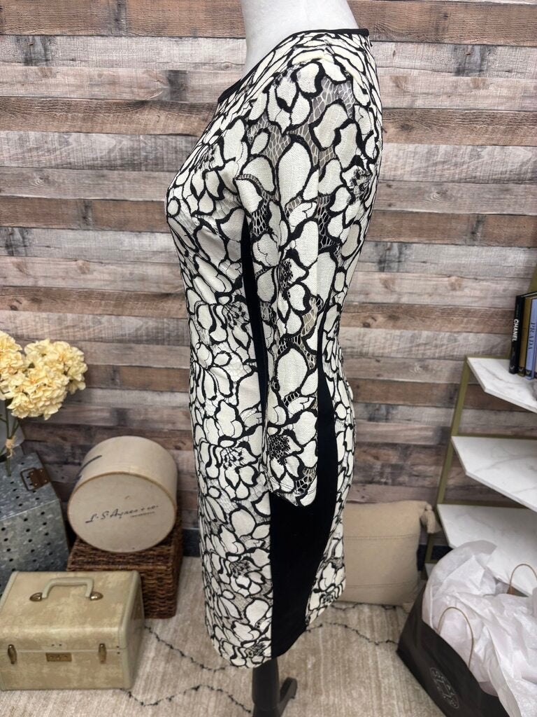 Bisou Bisou White Floral & Black 3/4 Sleeve