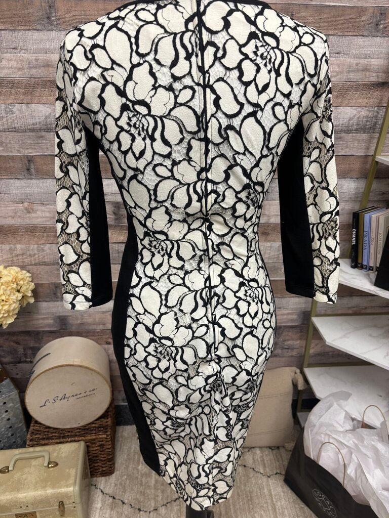 Bisou Bisou White Floral & Black 3/4 Sleeve