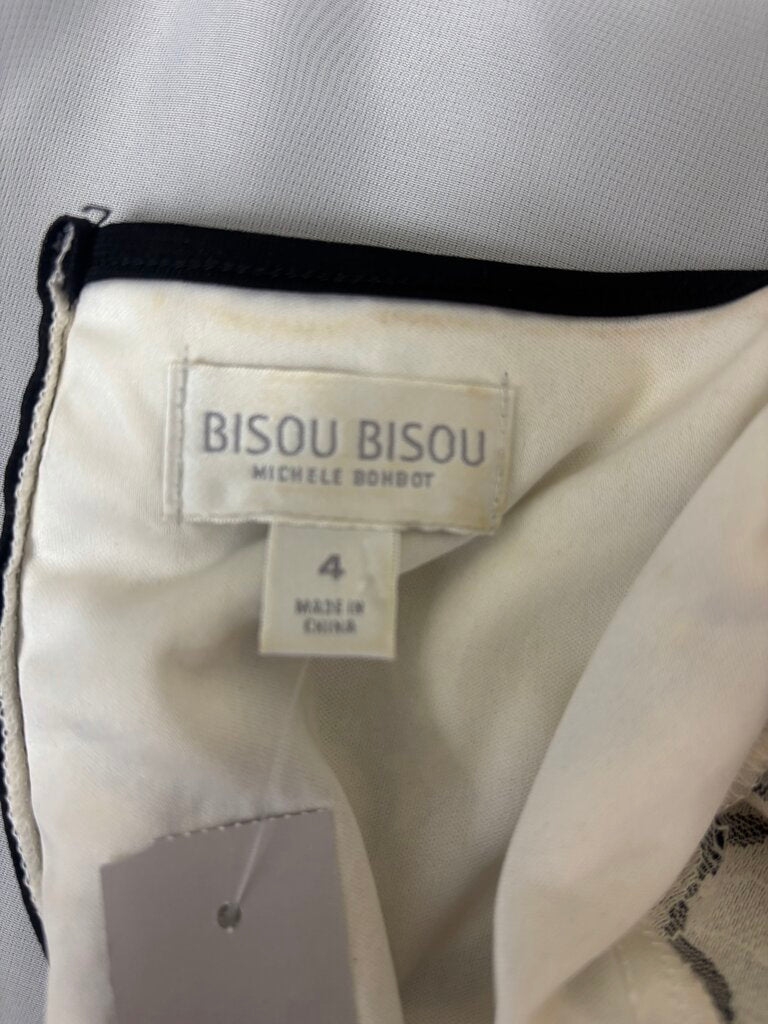Bisou Bisou White Floral & Black 3/4 Sleeve