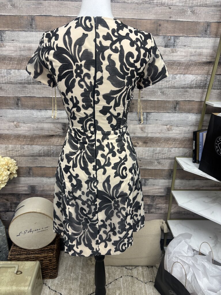 Gianni Bini Black & Nude Floral Jacquard