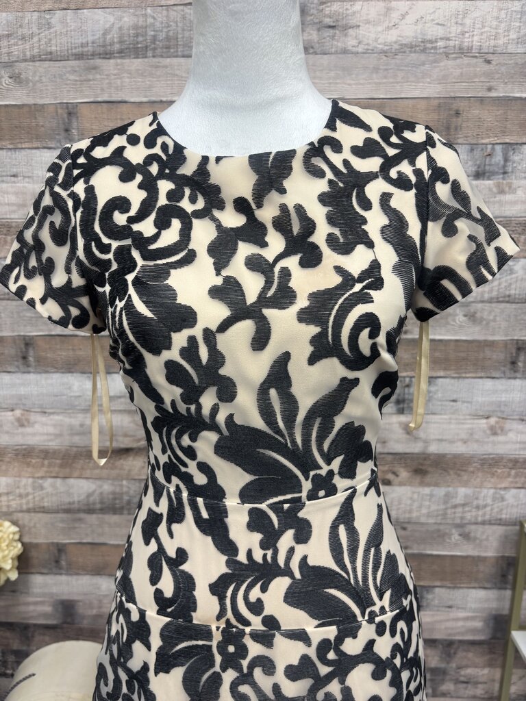 Gianni Bini Black & Nude Floral Jacquard