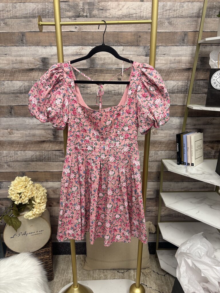 NWT Mable Pink Floral Bubble Sleeve