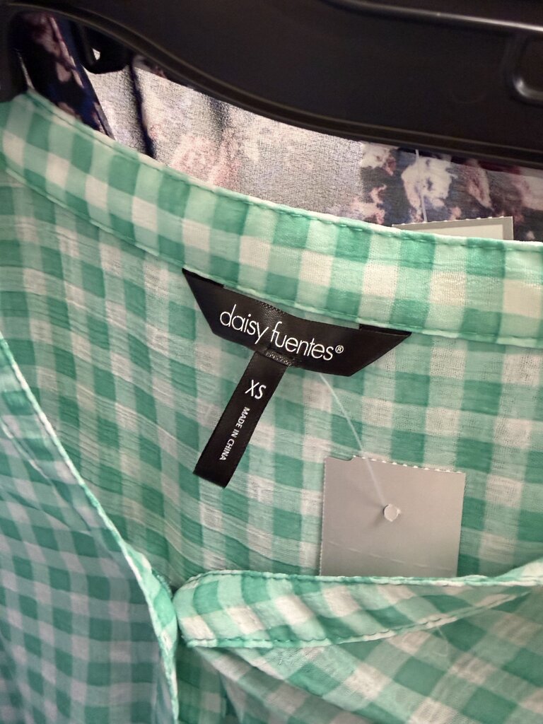 Daisy Fuentes Green & White Gingham