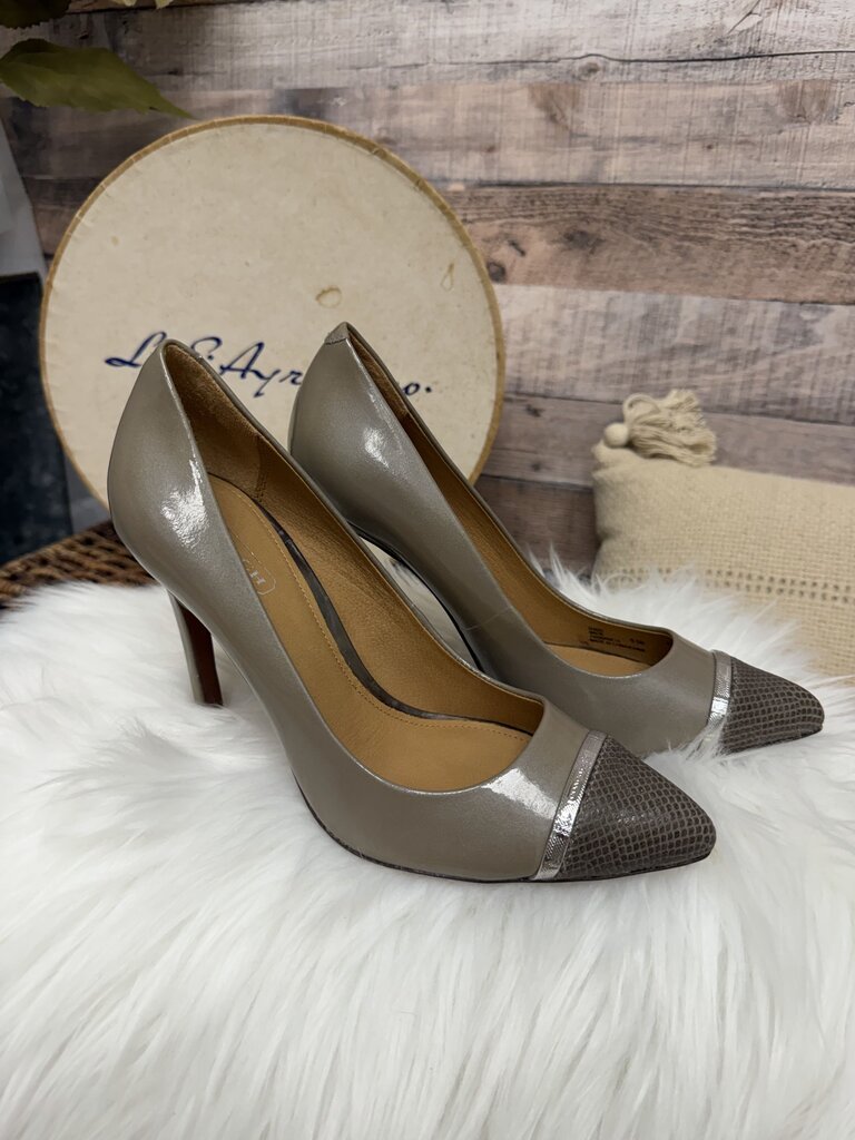 Coach Taupe Leather Pumps w/Pointed Toe